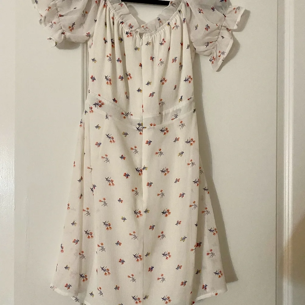 Wild Honey ASOS Cut Out White Floral Dress Never Worn - Picture 4 of 6
